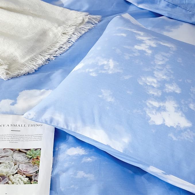 Wellboo Blue White Comforter Sets Twin Szie Boys Girls Blue Sky Bedding Comforters Cotton Blue and White Clouds Quilts for Women Soft Casual Abstract Cloud Print Bed Modern Sky Blue Minimalist Bedding