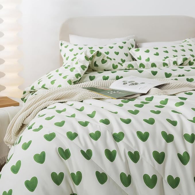 Caressma Sage Green Comforter Set King Size 3 Pieces, All Season Fluffy Soft Lightweight Bedding Set with Cute Heart(1 Comforter & 2 Pillowcases)
