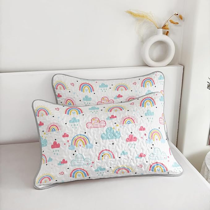QOOMO Rainbow Quilt Set Twin Size,Clouds Bedspread Coverlet Set,Colorful Rainbow 3Pcs Bedding Set Printed Quilt with 2 Pillowcases,Soft and Lightweight,for All Seasons