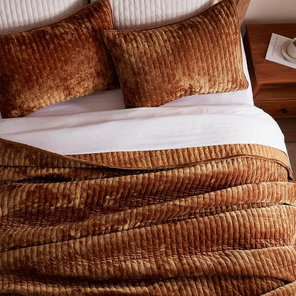 LEAONME Velvet Quilt California King Size 118''x106'', Lightweight Caramel Velvet Comforter Set with 2 Matching Shams, Soft Cross Stitch Bedspread Coverlet, Oversized King Bedding Set for All Season