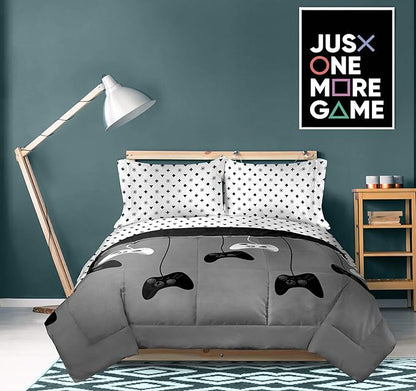 Jay Franco Game On 4 Piece Twin Bed Set - Includes Reversible Comforter & Sheet Set - Bedding Features Video Game Contoller - Super Soft Fade Resistant Microfiber