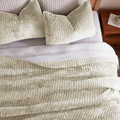 LEAONME Velvet Quilt King Size 98''x106'', Lightweight Beige Velvet Comforter Set with 2 Matching Shams, Soft Cross Stitch Bedspread Coverlet Bedding Set for All Season