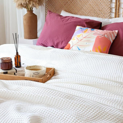 Premium Waffle Blanket Queen Size White - Luxury, Pure 100% Turkish Cotton, Light and Airy Waffle Weave All-Season Quilt - Lux Decorative Bedspread (White, Queen 91" x 95" Inch)