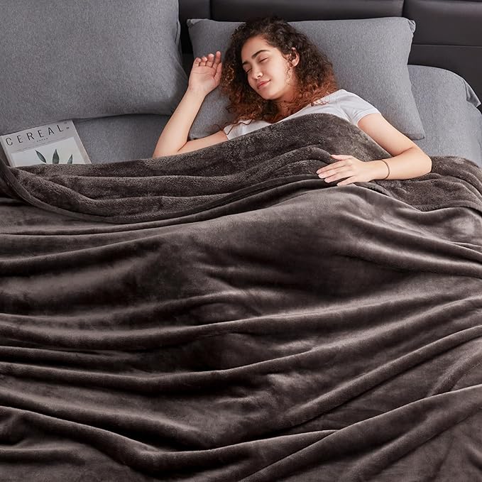 Mellowdy Extra Thick Hearty Plush Flannel Blanket (Peat Brown, 90x90) - 500GSM King Size Warm Blanket for Winter, Fall | Soft, Fluffy, Cuddly, Perfect for Bed, Oversized Throw for Couch, Sofa