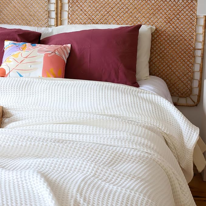 Premium Waffle Blanket Queen Size White - Luxury, Pure 100% Turkish Cotton, Light and Airy Waffle Weave All-Season Quilt - Lux Decorative Bedspread (White, Queen 91" x 95" Inch)