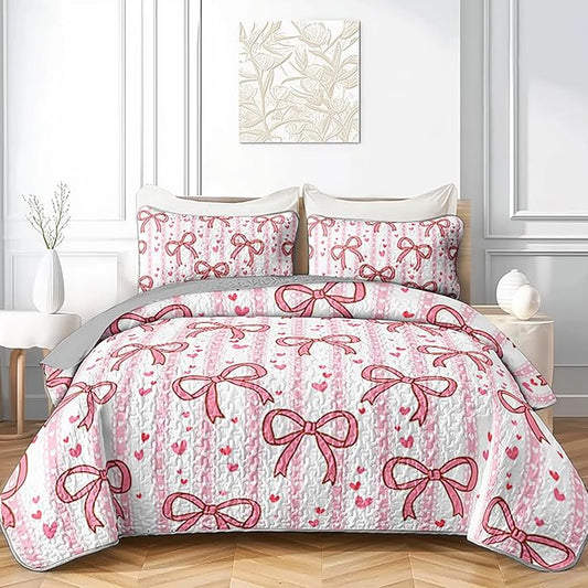 QOOMO Bow Quilt Set King Size,Bowknot Bedspread Coverlet Set,Pink 3Pcs Bedding Set Printed Quilt with 2 Pillowcases,Soft and Lightweight,for All Seasons