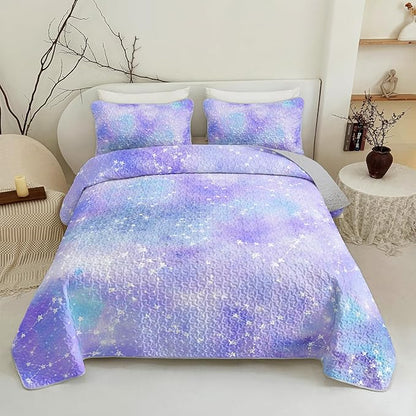 QOOMO Purple Galaxy Quilt Set Twin Size,Starry Sky Bedspread Coverlet Set,Constellation 3Pcs Bedding Set Printed Quilt with 2 Pillowcases,Soft and Lightweight,for All Seasons