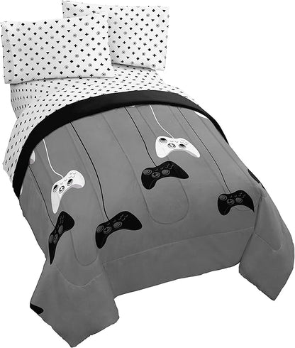 Jay Franco Game On 4 Piece Twin Bed Set - Includes Reversible Comforter & Sheet Set - Bedding Features Video Game Contoller - Super Soft Fade Resistant Microfiber