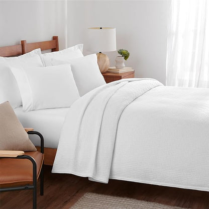Arkwright Basket Weave Queen Blanket - Case of 4-100% Ringspun Cotton All Season Blankets, Luxury Hotel Quality, Soft on Skin, Breathable, 300 GSM for Bed, Sofa, and Chair, 90 X 90 in, White