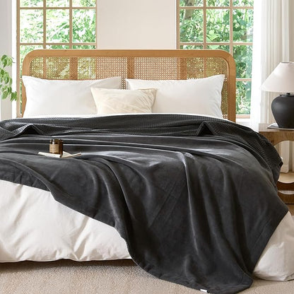 CHUFFED Cotton Waffle Blanket King Size - Plush Milk Velvet & Reversible Waffle Weave,Anti-Static 500Gsm Design，Thick Cozy Soft Winter Blanket for Bed, Couch, Sofa - Dark Grey, 104x90 Inches
