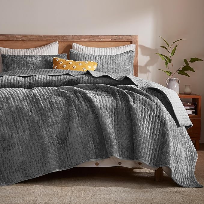 LEAONME Oversized King Quilt 120''x120'', Lightweight Grey Velvet Comforter Set with 2 Matching Shams, Soft Cross Stitch Bedspread Coverlet, Oversized King Bedding Set for All Season