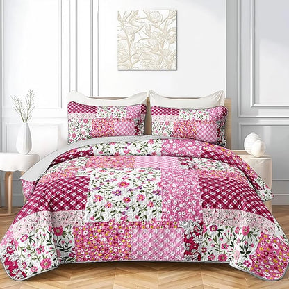 QOOMO Patchwork Quilt Set Full/Queen Size,Boho Bedspread Coverlet Set,Pink Floral 3Pcs Bedding Set Printed Quilt with 2 Pillowcases,Soft and Lightweight,for All Seasons