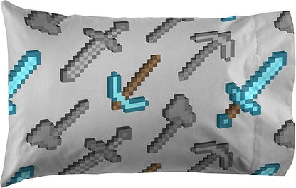 Jay Franco Minecraft Isometric 5 Piece Full Bed Set - Includes Comforter & Sheet Set - Bedding Features Creeper - Super Soft Fade Resistant Polyester - (Official Minecraft Product)
