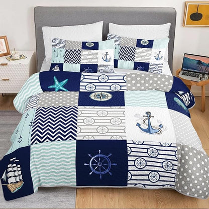 HOSIMA Nautical King Size Quilt,Plaid Patchwork Ocean Themed Bedding Sailboat and Anchor Print Coastal Bedding for Bedroom Nautical Decor,Navy Blue with 2 Pillowcases.