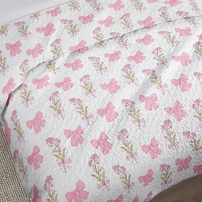 QOOMO Pink Bow Quilt Set King Size,Bowknot Bedspread Coverlet Set,Floral 3Pcs Bedding Set Printed Quilt with 2 Pillowcases,Soft and Lightweight,for All Seasons