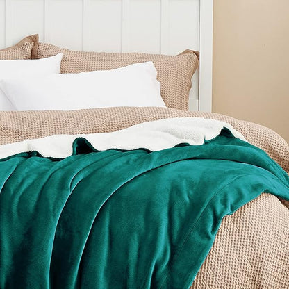 Bedsure GentleSoft Sherpa Fleece Throw Blanket Twin Size for Couch - Thick and Warm Throw for Women and Men, Soft Fuzzy Plush Twin Christmas Blanket for Winter, Forest Green, 60x80 Inches
