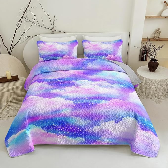 QOOMO Clouds Quilt Set King Size,Galaxy Bedspread Coverlet Set,Purple Galaxy 3Pcs Bedding Set Printed Quilt with 2 Pillowcases,Soft and Lightweight,for All Seasons