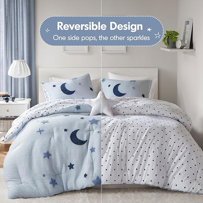 Intelligent Design Kids Cosmos Full Size Comforter Set – Blue Star and Moon Tufted Chenille, Reversible 4-Piece Bedding with Star Pillow, Full/Queen