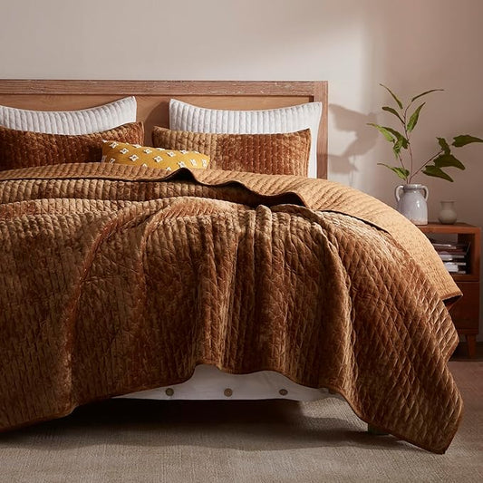 LEAONME Velvet Quilt California King Size 118''x106'', Lightweight Caramel Velvet Comforter Set with 2 Matching Shams, Soft Cross Stitch Bedspread Coverlet, Oversized King Bedding Set for All Season