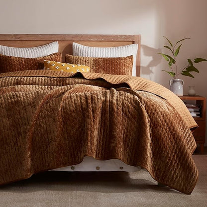 LEAONME Velvet Quilt King Size 98''x106'', Lightweight Caramel Velvet Comforter Set with 2 Matching Shams, Soft Cross Stitch Bedspread Coverlet Bedding Set for All Season