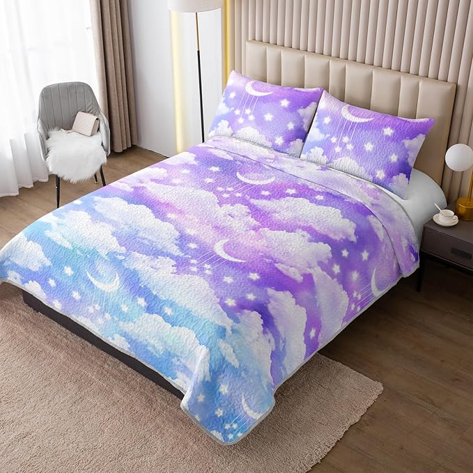 QOOMO Clouds Quilt Set Full/Queen Size,Galaxy Bedspread Coverlet Set,Moon and Star 3Pcs Bedding Set Printed Quilt with 2 Pillowcases,Soft and Lightweight,for All Seasons