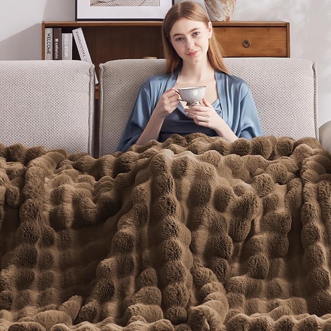 Heated Blanket King Size with 1/2/4/6/8 Hours Auto-Off 10 Heat Level, 90'' * 100'' Cozy Faux Rabbit Fur Bubble Electric Blanket with Overheat Protection(Brown)
