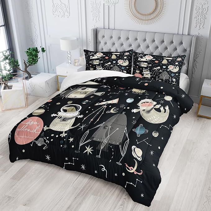 Cartoon Space Theme Bedding Comforter Set Queen Size for Kids Teens and Adults Astronauts Printed Quilt Set for Bedroom Soft Microfiber Print Quilt Set with 1 Comforter and 2 Pillowcases