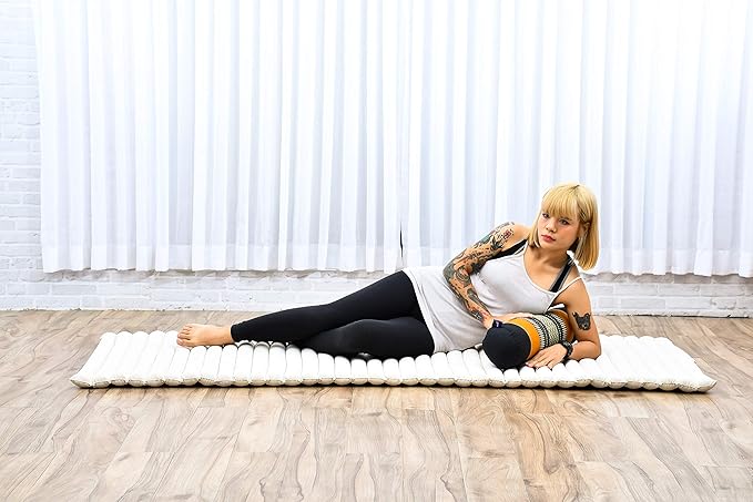 Leewadee Small Yoga Bolster – Shape-Retaining Cervical Neck Roll, Tube Pillow for Comfortable Reading, Kapok Filling, 22 x 6 x 6 inches