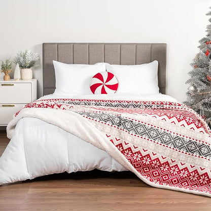 PAVILIA Premium Christmas Sherpa Throw Blanket, Red White Snowflake Holiday Blanket, Ultra-Soft Reversible Fleece Winter Throw for Home Decoration, Cozy Plush 50x60