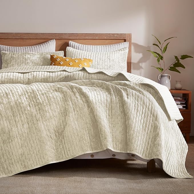 LEAONME Velvet Quilt King Size 98''x106'', Lightweight Beige Velvet Comforter Set with 2 Matching Shams, Soft Cross Stitch Bedspread Coverlet Bedding Set for All Season