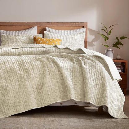 LEAONME Velvet Quilt King Size 98''x106'', Lightweight Beige Velvet Comforter Set with 2 Matching Shams, Soft Cross Stitch Bedspread Coverlet Bedding Set for All Season