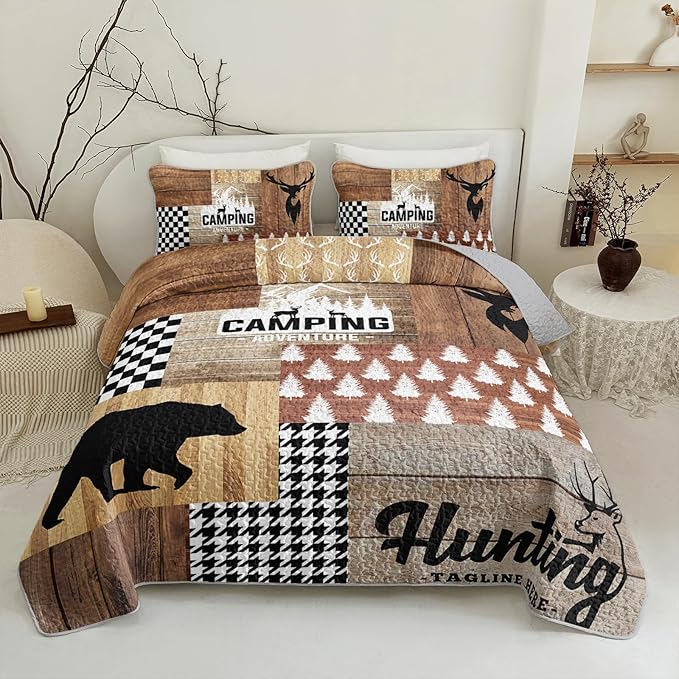 QOOMO Hunting Quilt Set King Size,Farmhouse Bedspread Coverlet Set,Deer Bear 3Pcs Bedding Set Printed Quilt with 2 Pillowcases,Soft and Lightweight,for All Seasons
