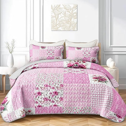 QOOMO Patchwork Quilt Set King Size,Pink Floral Bedspread Coverlet Set,Boho 3Pcs Bedding Set Printed Quilt with 2 Pillowcases,Soft and Lightweight,for All Seasons