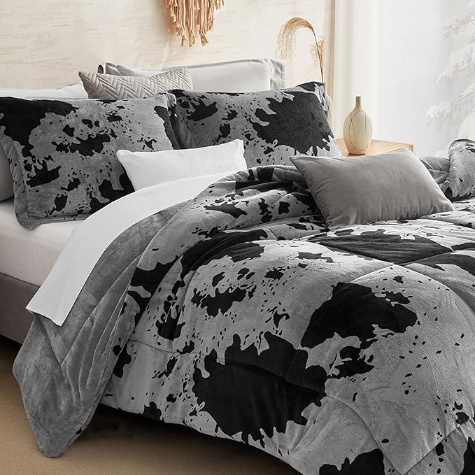 Petrichor Velvet Flannel King Comforter Set-Cow Print Western Style Blanket,Luxury Fuzzy Heavy Bedding Set, 3 Pieces Plush Winter Bed Set with Comforter (90"x104") & 2 Pillow Shams (20"x36"