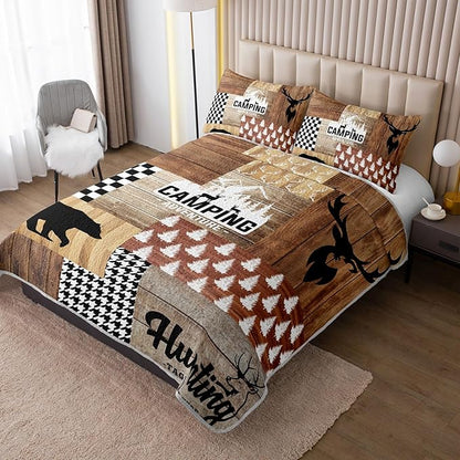 QOOMO Hunting Quilt Set Full/Queen Size,Farmhouse Bedspread Coverlet Set,Deer Bear 3Pcs Bedding Set Printed Quilt with 2 Pillowcases,Soft and Lightweight,for All Seasons