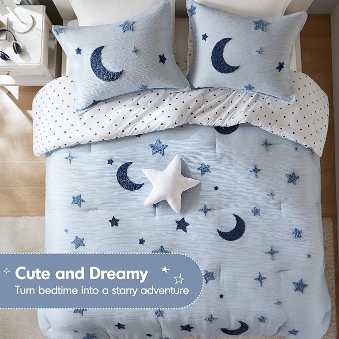 Intelligent Design Kids Cosmos Full Size Comforter Set – Blue Star and Moon Tufted Chenille, Reversible 4-Piece Bedding with Star Pillow, Full/Queen