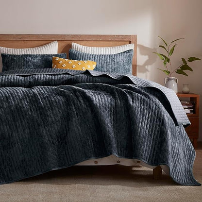LEAONME Velvet Quilt King Size 98''x106'', Lightweight Navy Blue Velvet Comforter Set with 2 Matching Shams, Soft Cross Stitch Bedspread Coverlet Bedding Set for All Season