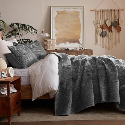 LEAONME Velvet Quilt California King Size 118''x106'', Lightweight Grey Velvet Comforter Set with 2 Matching Shams, Soft Cross Stitch Bedspread, Oversized King Quilt Set for All Season
