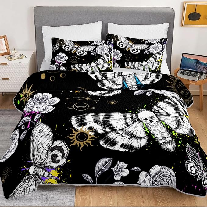 HOSIMA Death Moth Skull Heads Quilt Set Full Size Horror Theme Halloween Bedding,Goth Bedding Set Floral Butterfly Print Boho Quilt for Room Decor with 2 Pillowcases.