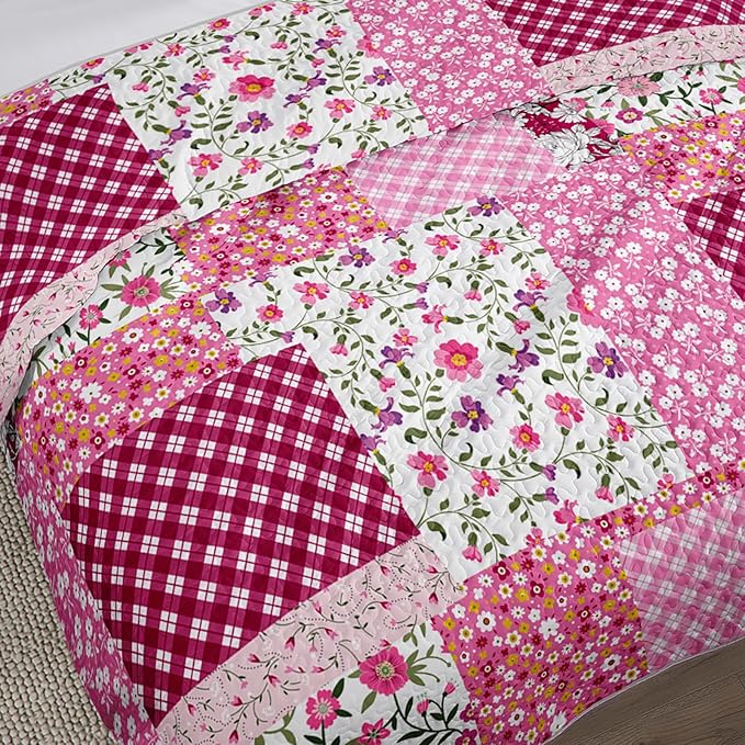 QOOMO Patchwork Quilt Set King Size,Boho Bedspread Coverlet Set,Pink Floral 3Pcs Bedding Set Printed Quilt with 2 Pillowcases,Soft and Lightweight,for All Seasons