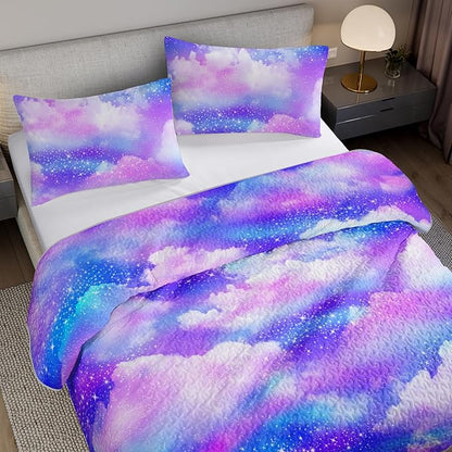 QOOMO Clouds Quilt Set Full/Queen Size,Galaxy Bedspread Coverlet Set,Purple Galaxy 3Pcs Bedding Set Printed Quilt with 2 Pillowcases,Soft and Lightweight,for All Seasons