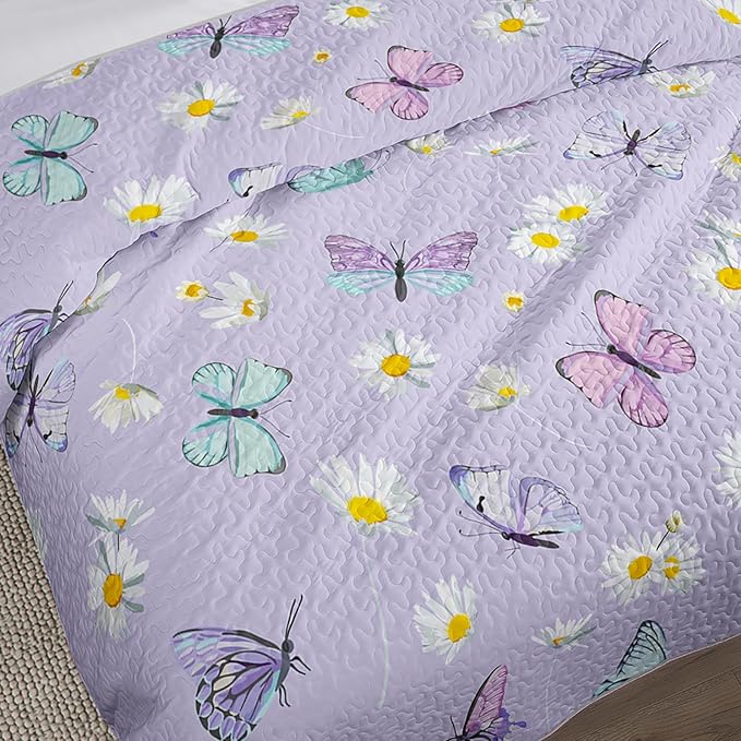 QOOMO Daisy Butterfly Quilt Set Full/Queen Size,Purple Butterfly Bedspread Coverlet Set,Butterflies 3Pcs Bedding Set Printed Quilt with 2 Pillowcases,Soft and Lightweight,for All Seasons