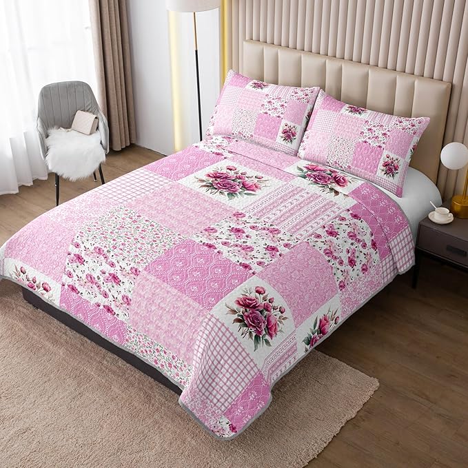 QOOMO Patchwork Quilt Set Full/Queen Size,Pink Floral Bedspread Coverlet Set,Boho 3Pcs Bedding Set Printed Quilt with 2 Pillowcases,Soft and Lightweight,for All Seasons