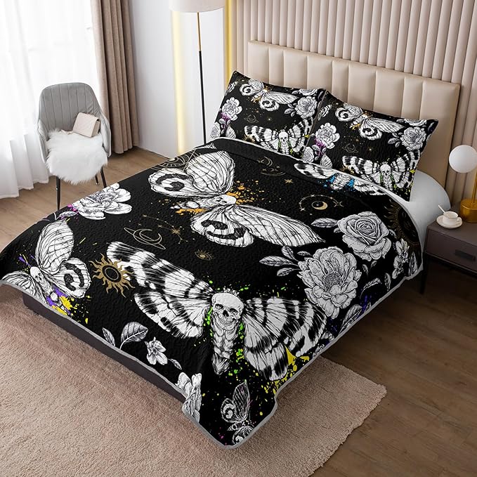 HOSIMA Death Moth Skull Heads King Size Quilt Set Horror Theme Halloween Bedding,Goth Bedding Set Floral Butterfly Print Boho Quilt for Room Decor with 2 Pillowcases.