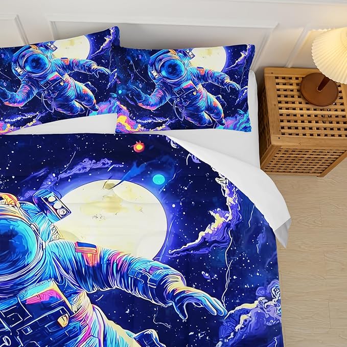 Kids Dark Blue Astronaut Comforter Set Queen Size for Boys，Outer Space Themed Queen Size Bedding Set，with 1 Comforter with 2 Pillow Case，Astronaut Themde Bedroom Decor for Boys Kids
