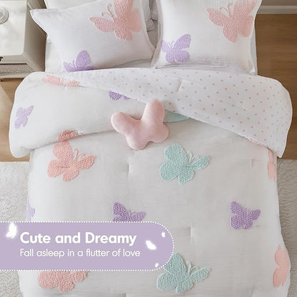 Intelligent Design Kids Rio Full/Queen Comforter Set – Girls’ Reversible Tufted Chenille Bedding with Pastel Purple Butterflies and Pink Dot, 4pcs