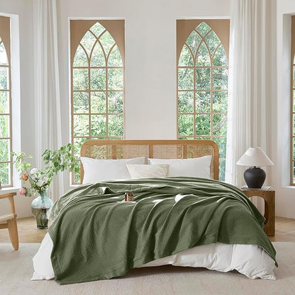 CHUFFED Cotton Waffle Blanket King Size-Plush Milk Velvet & Reversible Waffle Weave,Anti-Static 500Gsm Design，Thick Cozy Soft Winter Blanket for Bed, Couch, Sofa - Olive Green, 104x90 Inches