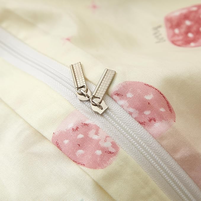 AOJIM Pure Cotton Kids Duvet Cover with Small Strawberries, Soft Bedding Comforter Cover Set 3pcs, 1 Cute Reversible Girls Quilt Cover Twin Size and 2 Pillowcases for Room Deocr, Machine Washable