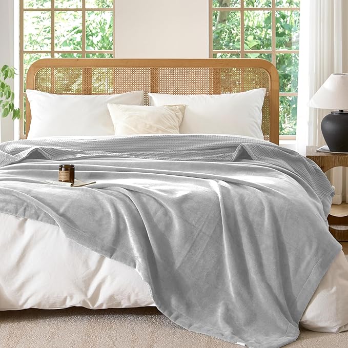 CHUFFED Cotton Waffle Blanket Queen Size-Plush Milk Velvet & Reversible Waffle Weave,Anti-Static 500Gsm Design，Thick Cozy Soft Winter Blanket for Bed, Couch, Sofa - Grey, 90x90 Inches