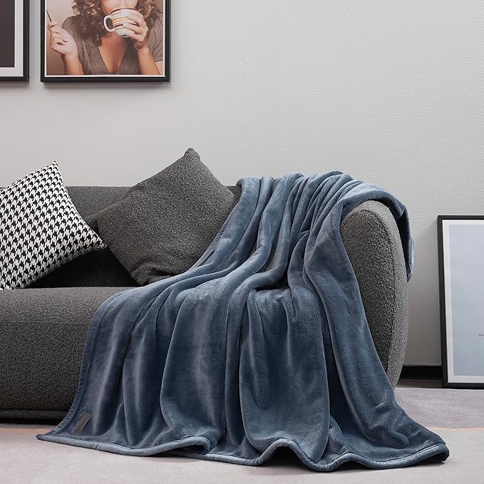 Mellowdy Extra Thick Hearty Plush Flannel Blanket (Dark Grey, 108x90) - 500GSM King Size Warm Blanket for Winter, Fall | Soft, Fluffy, Cuddly, Perfect for Bed, Oversized Throw for Couch, Sofa